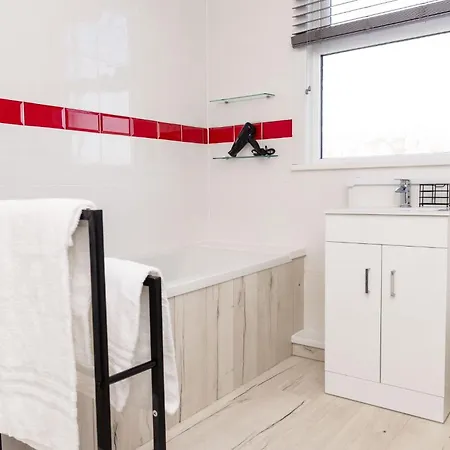Holiday home Muriel Retreat - Central Location - Free Parking, Fast Wifi, Smarttv With Netflix By Yoko Property